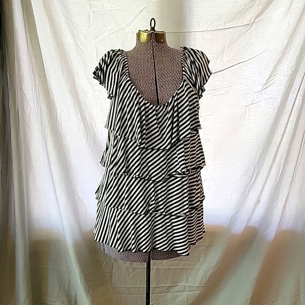 Chaus Tiered Ruffle blouse